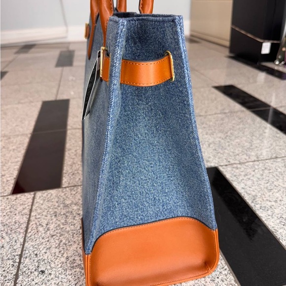 Lauren Ralph Lauren
Devyn Denim with Leather Trim Large Tote Bag - Picture 5 of 10